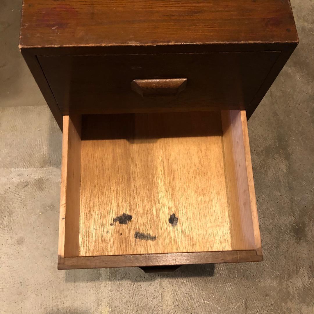 【アンティーク】　木製引き出し　ブラウン3段引き出し　脇机　サイドチェスト　棚