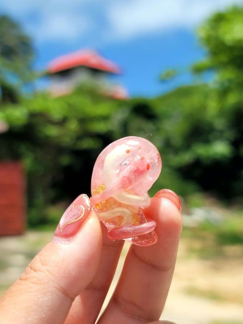 アスクレーピオスの杖の二匹の蛇勾玉オルゴナイト