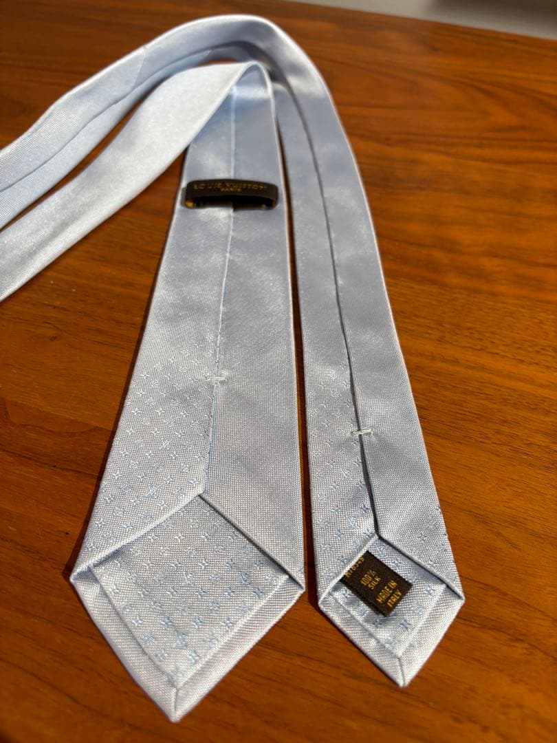 ルイヴィトン　ネクタイ　水色