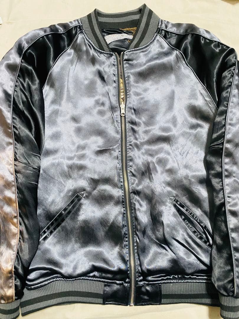 絡繰魂　粋　日本　スカジャン ドラゴン 菊刺繍 限定 最高 デザイン 2面使う