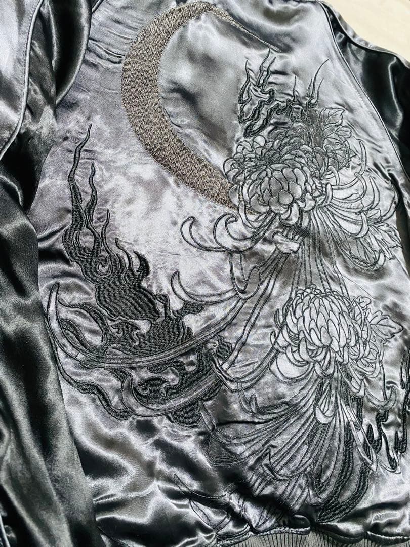 絡繰魂　粋　日本　スカジャン ドラゴン 菊刺繍 限定 最高 デザイン 2面使う