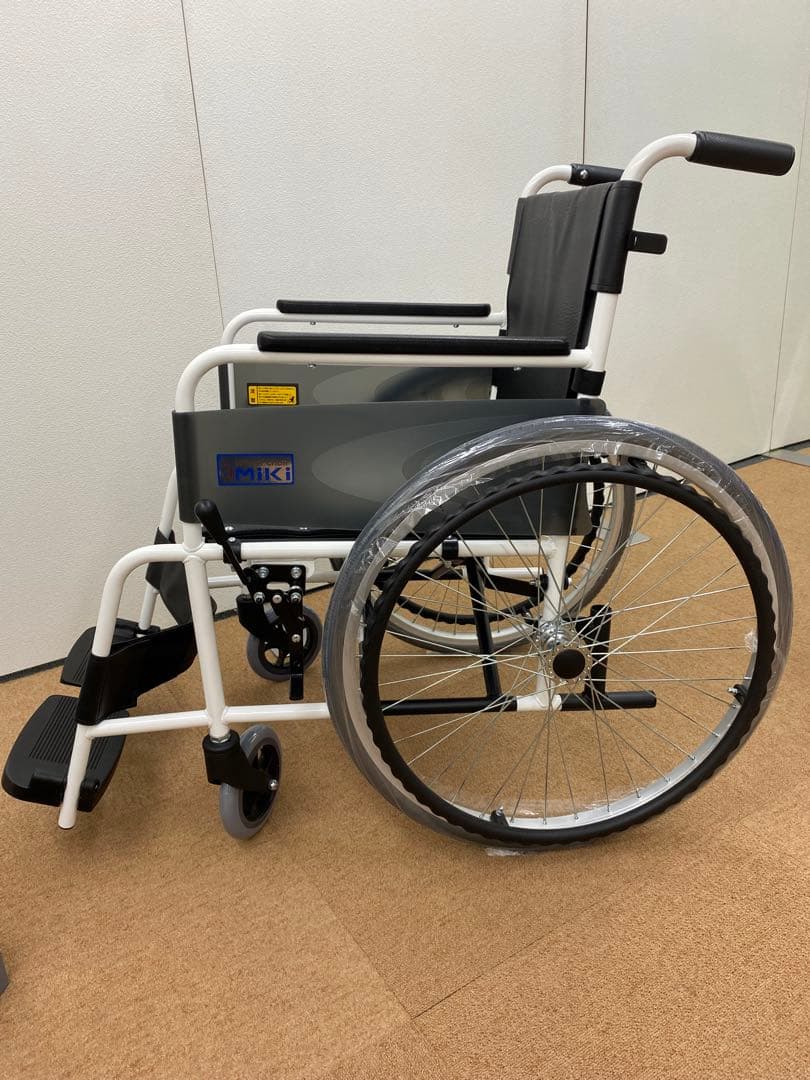 【セール中】【新品未使用】 MIKI 自走用車椅子 VS-1