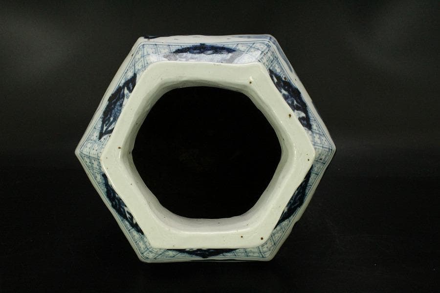 中国美術 青花 古染付 楼閣山水紋 六方 瓶 高25.5cm(RC991)