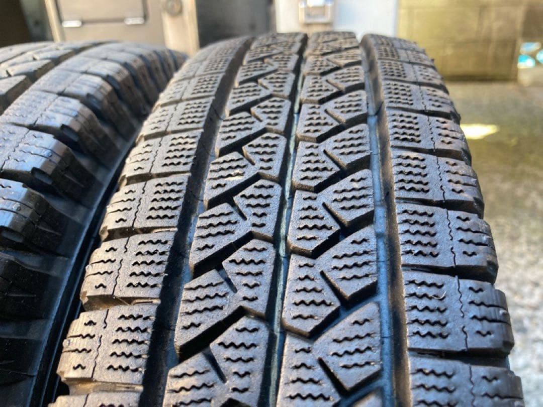 送料込145R12 6プライ ブリザックVL1