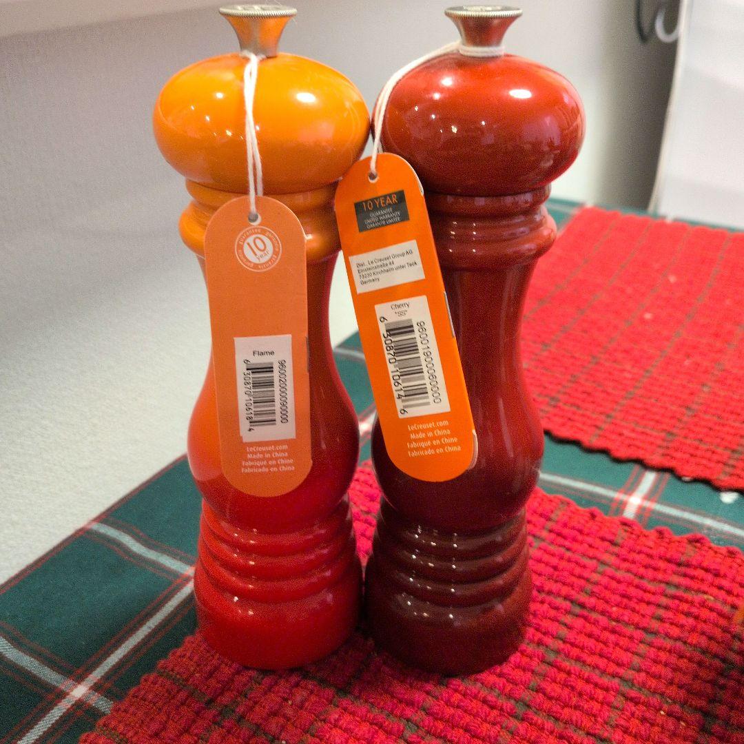 Le Creuset ルクルーゼ ソルトミル　ペッパーミル　オレンジ　赤