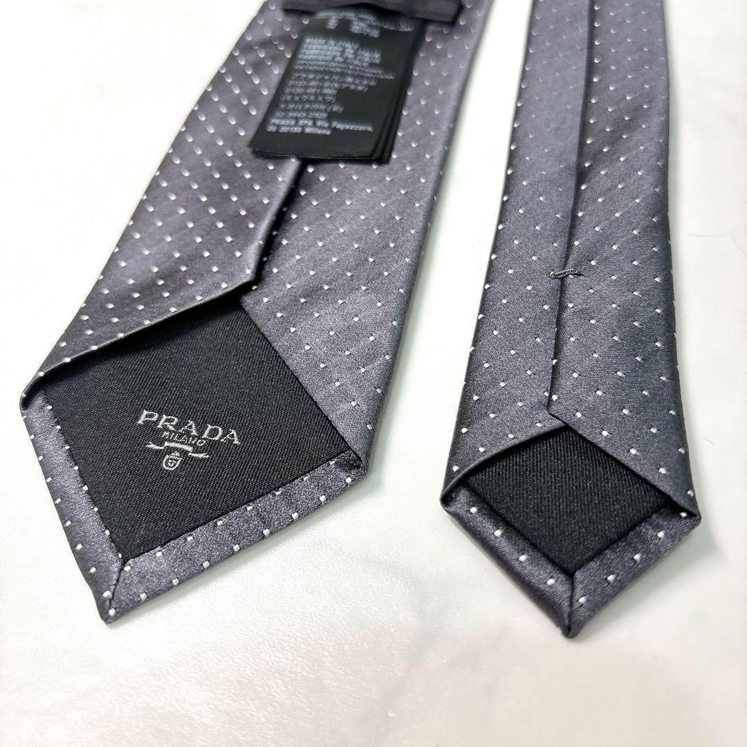 美品 PRADA ナロータイ 7.0 シルバー ドット柄 光沢 イタリア製