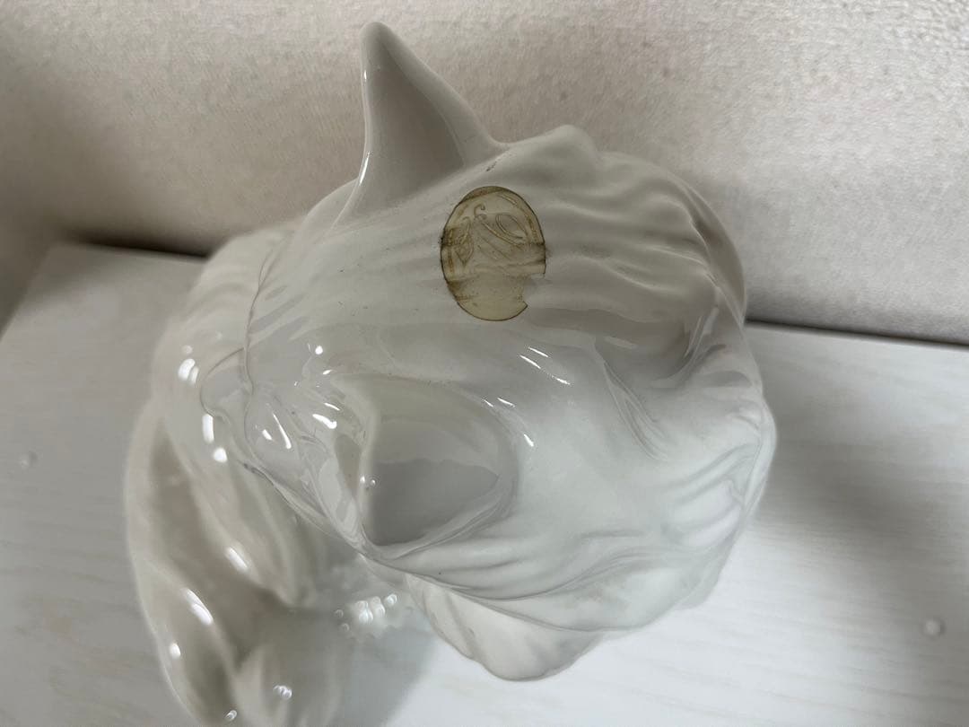 猫の置物