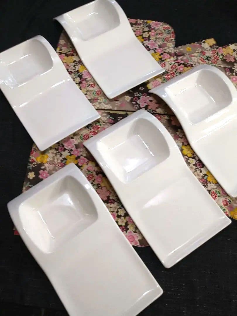 ♥豪華に演出３種類・２ステージウェーブ【ミルキーホワイトデザイン長皿盛】３組