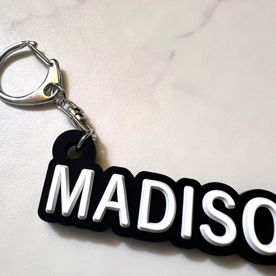 未使用品 マディソンブルー HELLO キーホルダー 2個セット