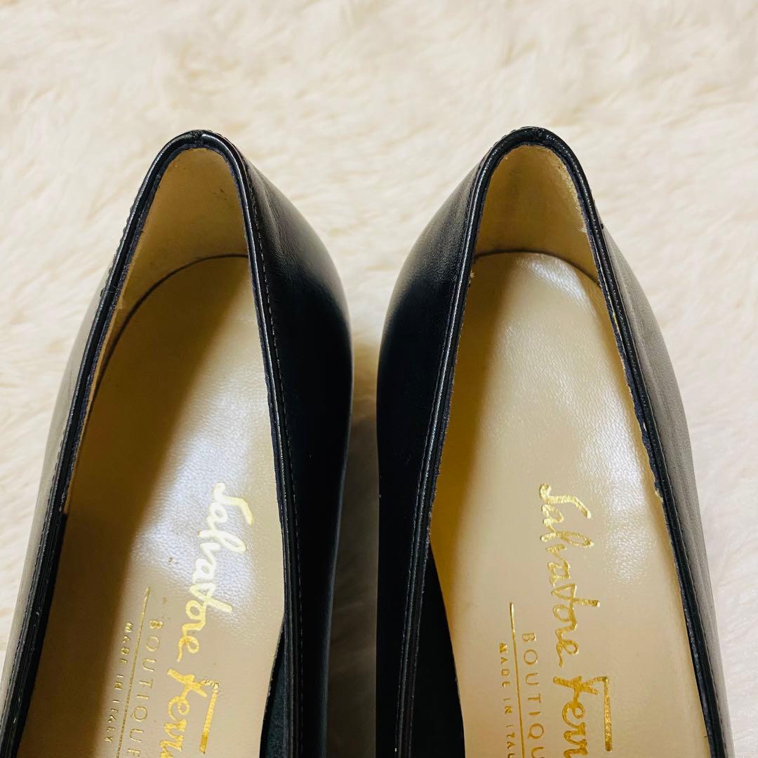 未使用級！Salvatore Ferragamo ヴァラリボン　パンプス レザー
