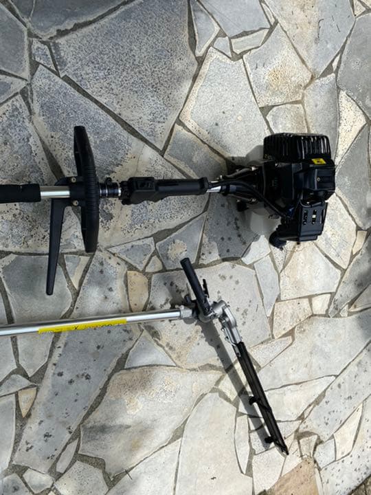 2サイクルエンジン　草刈り機