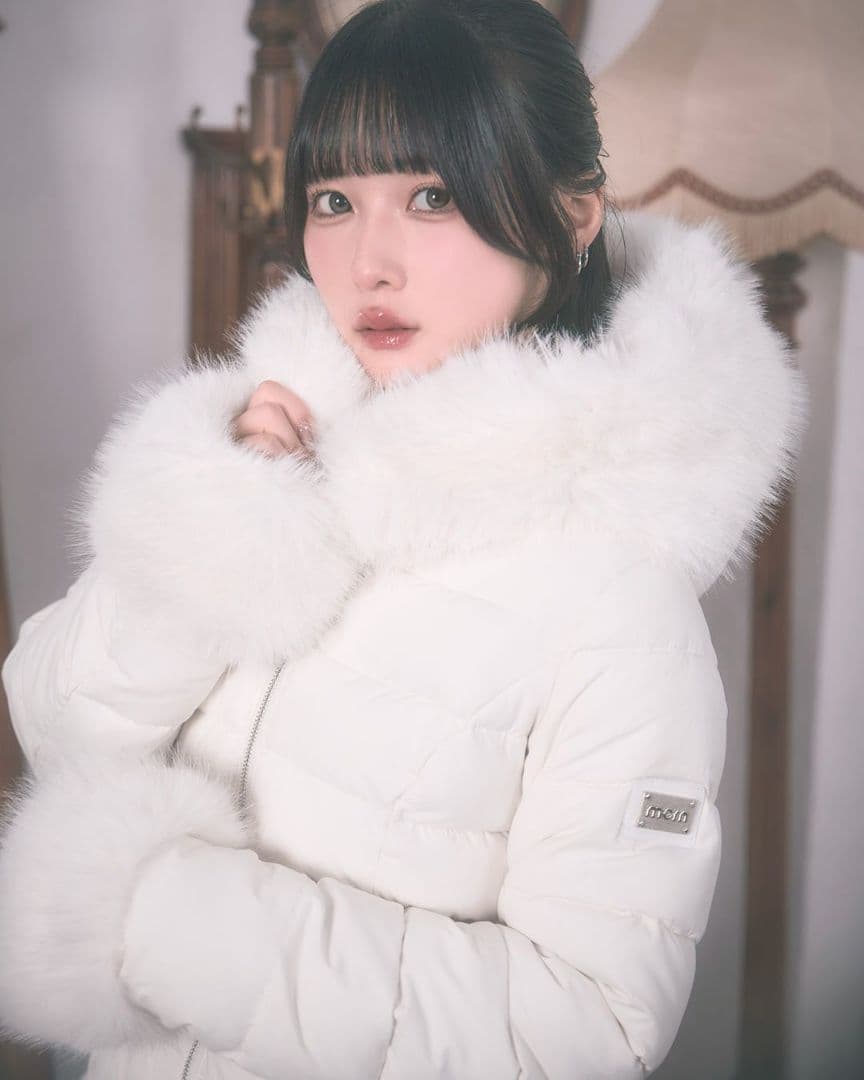 ミシェルマカロン　美くびれフェイクファーダウンコート　フリーサイズ　ホワイト