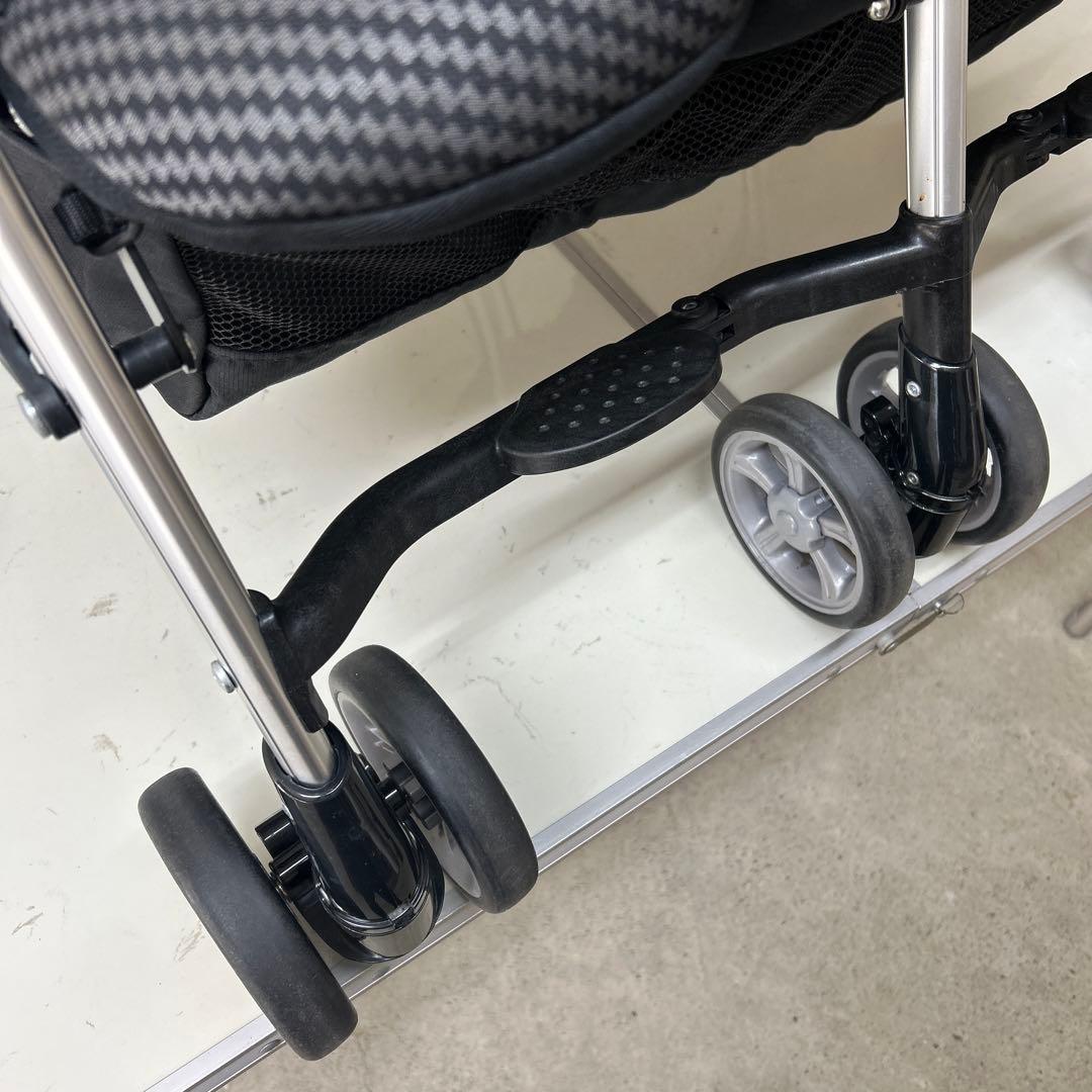 洗浄済　Combi コンビ ツインスピン GC 2人乗り ベビーカー 双子 兄弟