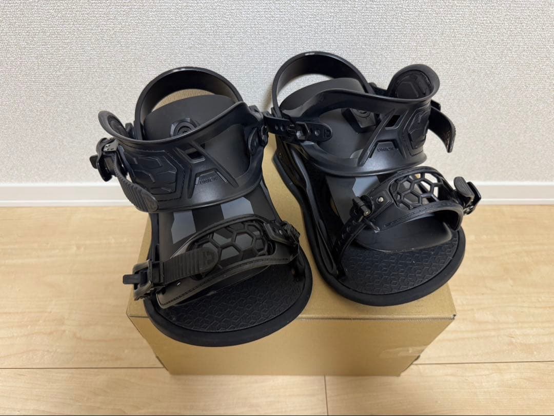 Union Strata 23/24メンズMサイズ スノーボード