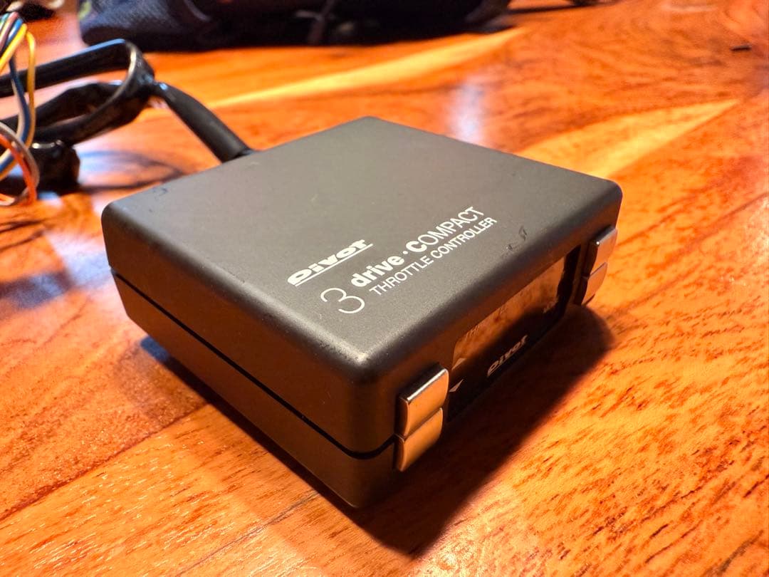 PIVOT スロットルコントローラー 3-drive Compact150プラド