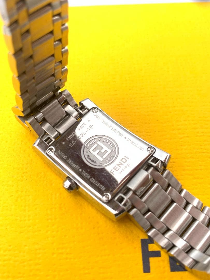 FENDI フェンディ 腕時計 クラシコ クォーツ サーモンピンク 7000L