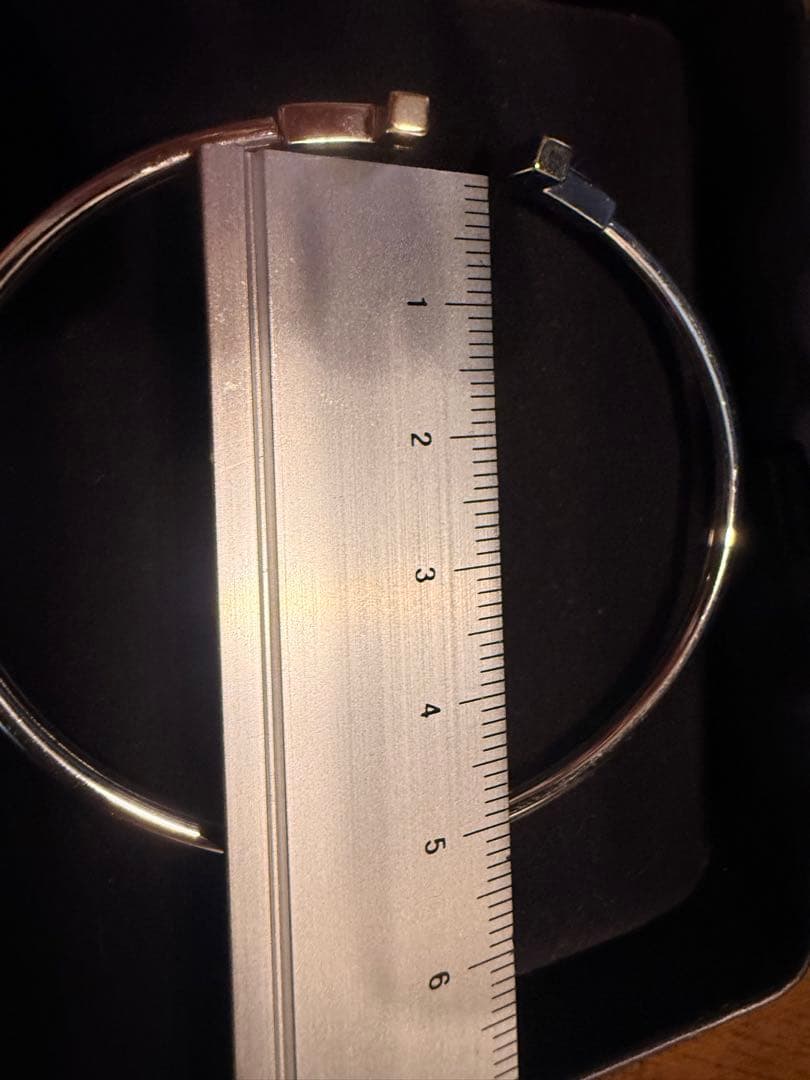 Tiffany T ナローワイヤーブレスレット 18K ホワイトゴールド