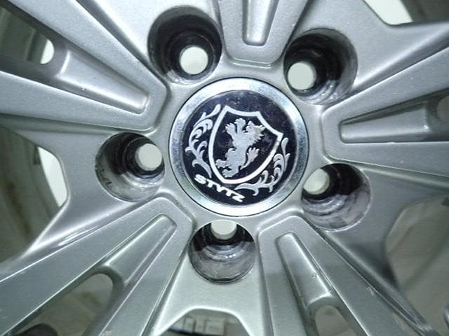 B1036【送料無料】スタッドレスタイヤ 195/65R15 4本セット