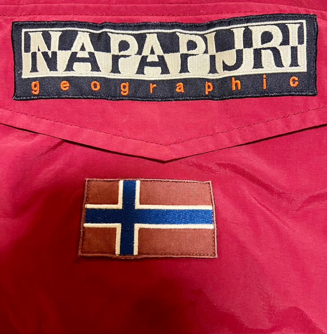 NAPAPIJRI レッド マウンテンパーカー
