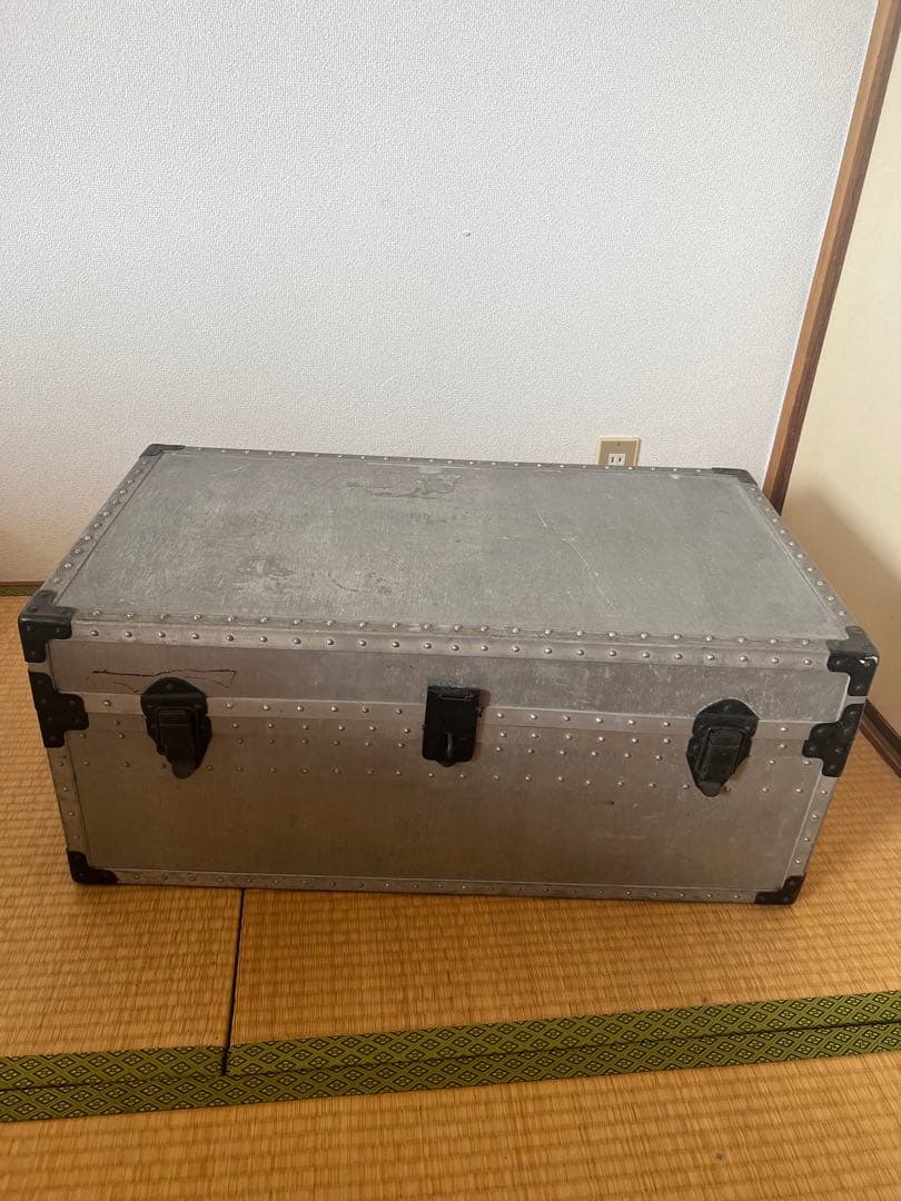 貴重❗️大型アルミトランク
