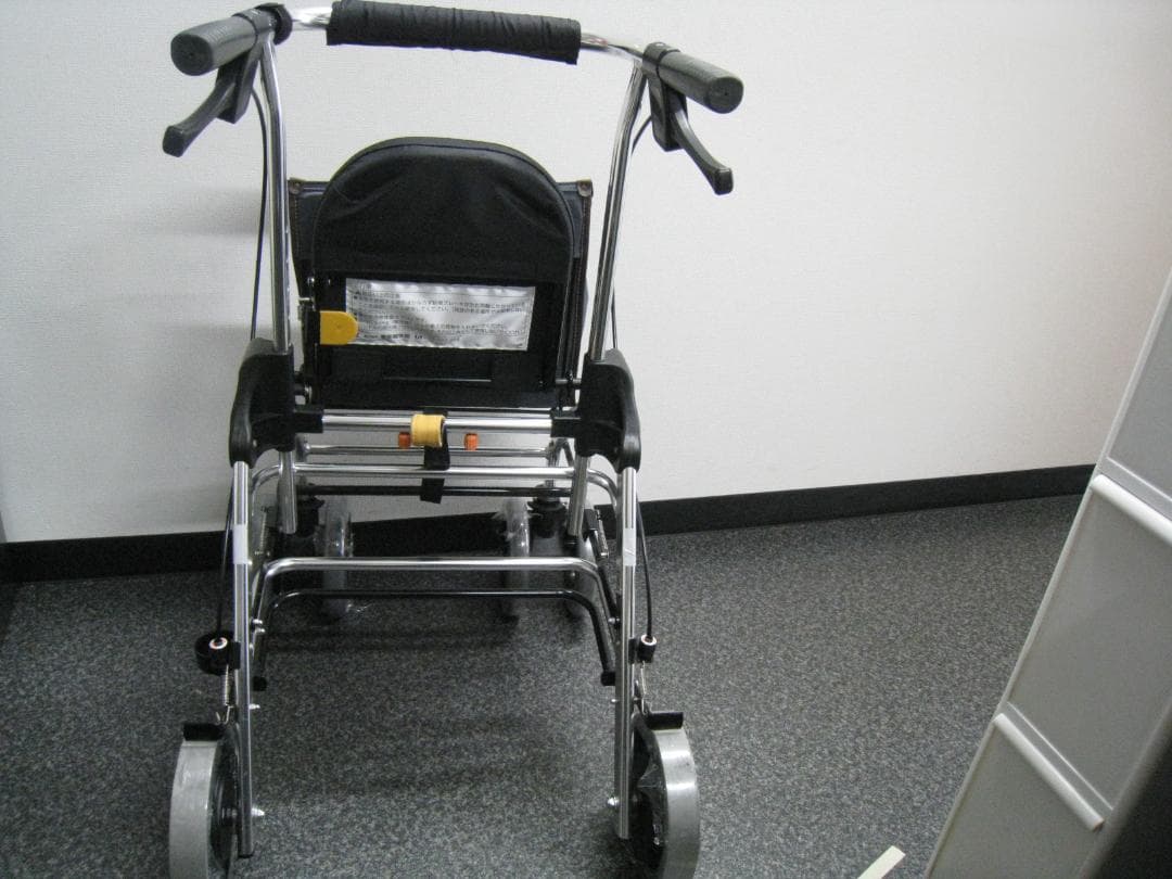 テイコブリトルR HS05R 歩行車 幸和製作所 抑制ブレーキ機能付き　①