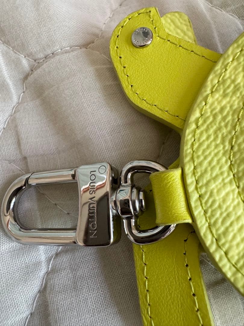 最終値引　ルイヴィトンBIJ LV タートルラインバッグチャームM02526