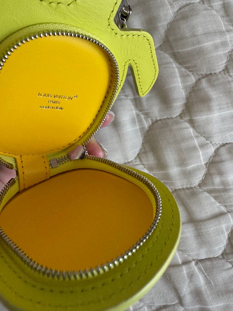 最終値引　ルイヴィトンBIJ LV タートルラインバッグチャームM02526