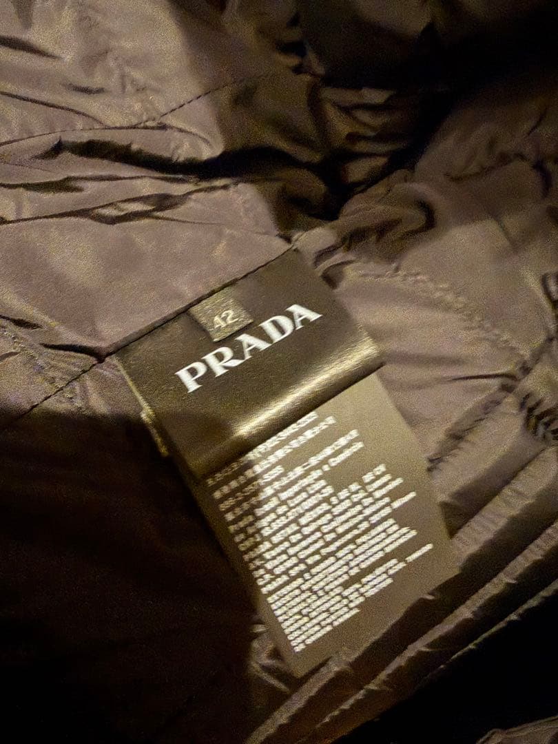 未使用品　PRADA ロゴプレートダウンジャケット 42