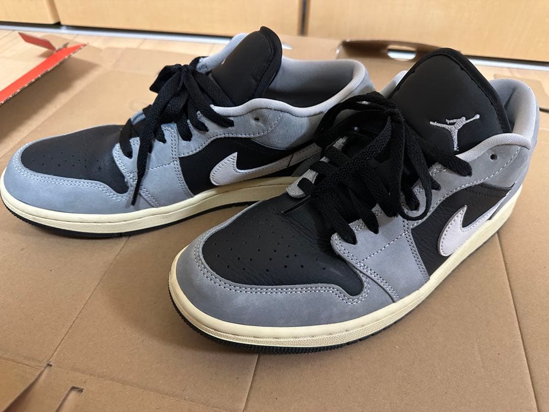 AIR JORDAN 1 LOW SE ブラック、グレー