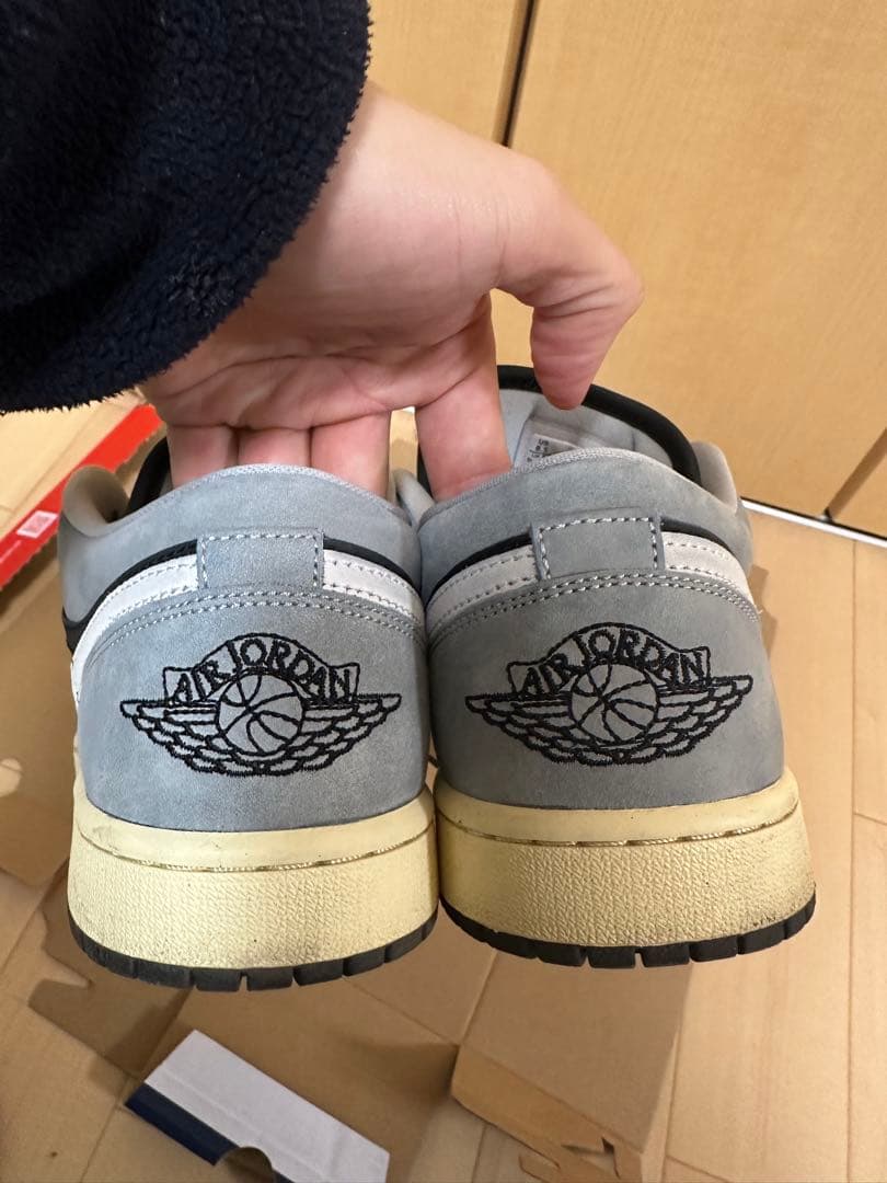 AIR JORDAN 1 LOW SE ブラック、グレー