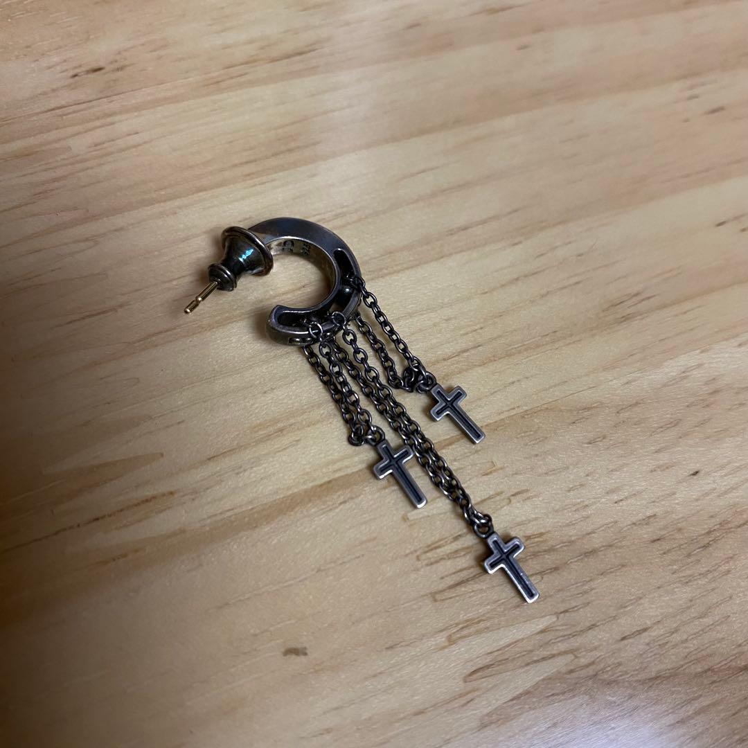 Justin Davis DANGLING CROSS ピアス