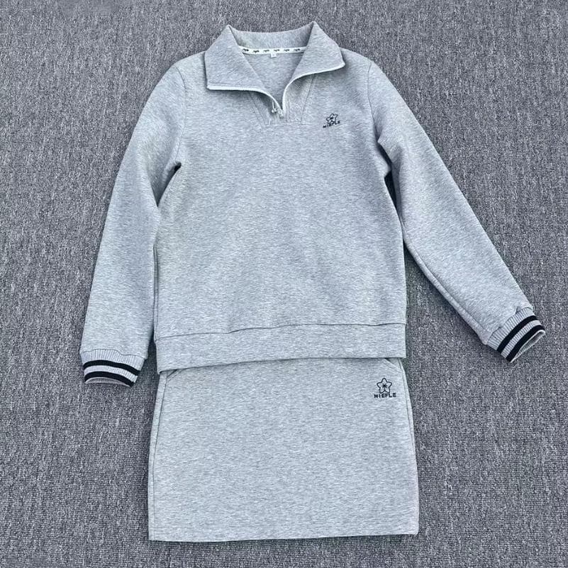 ●●グレー・ゴルフセットアップ●●ハーフジップトップス・インパン付きスカート