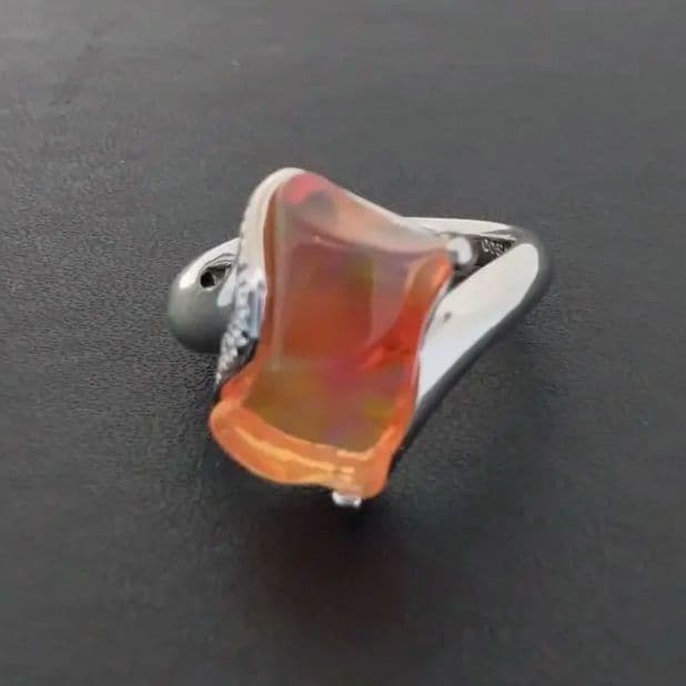 Pt900✨ファイアオパール4.89ct✨オシャレなリング✨宝石鑑別書付き✨✨✨