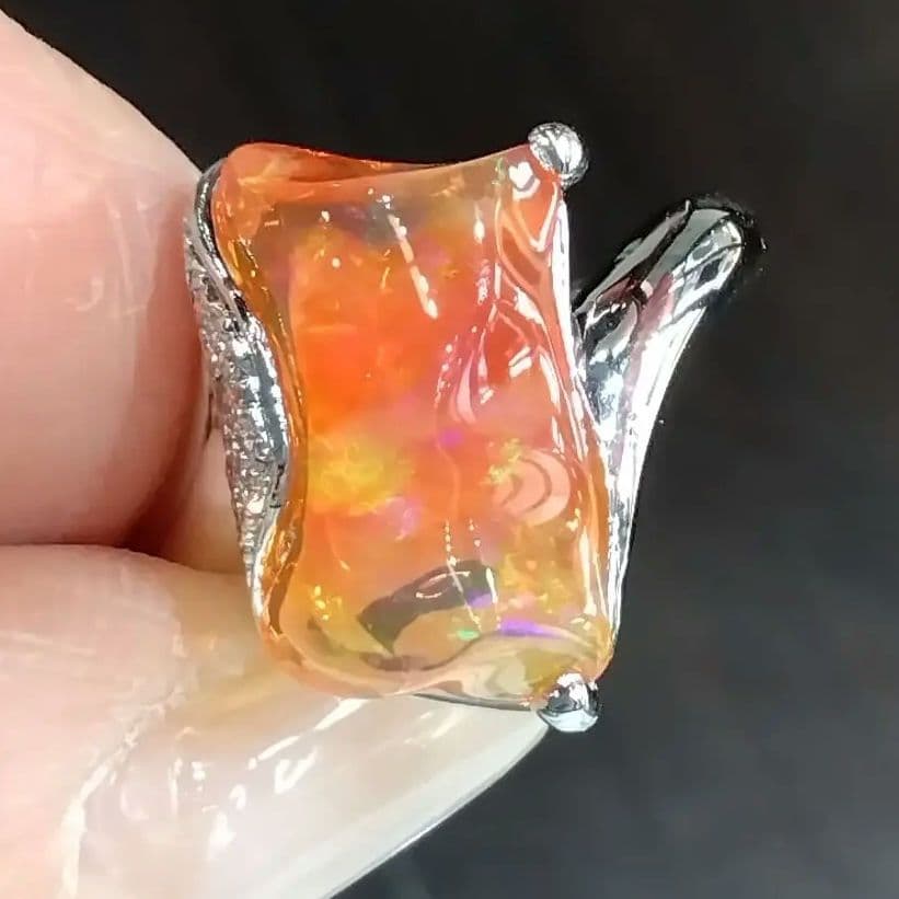 Pt900✨ファイアオパール4.89ct✨オシャレなリング✨宝石鑑別書付き✨✨✨