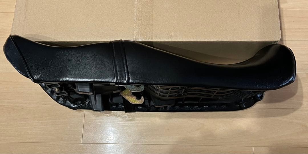 【美品】HONDA ジェイド用 CBX風シートあんこ抜き MC23