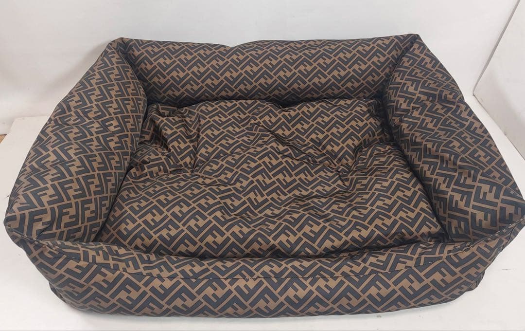 FENDI ペット用ベッド