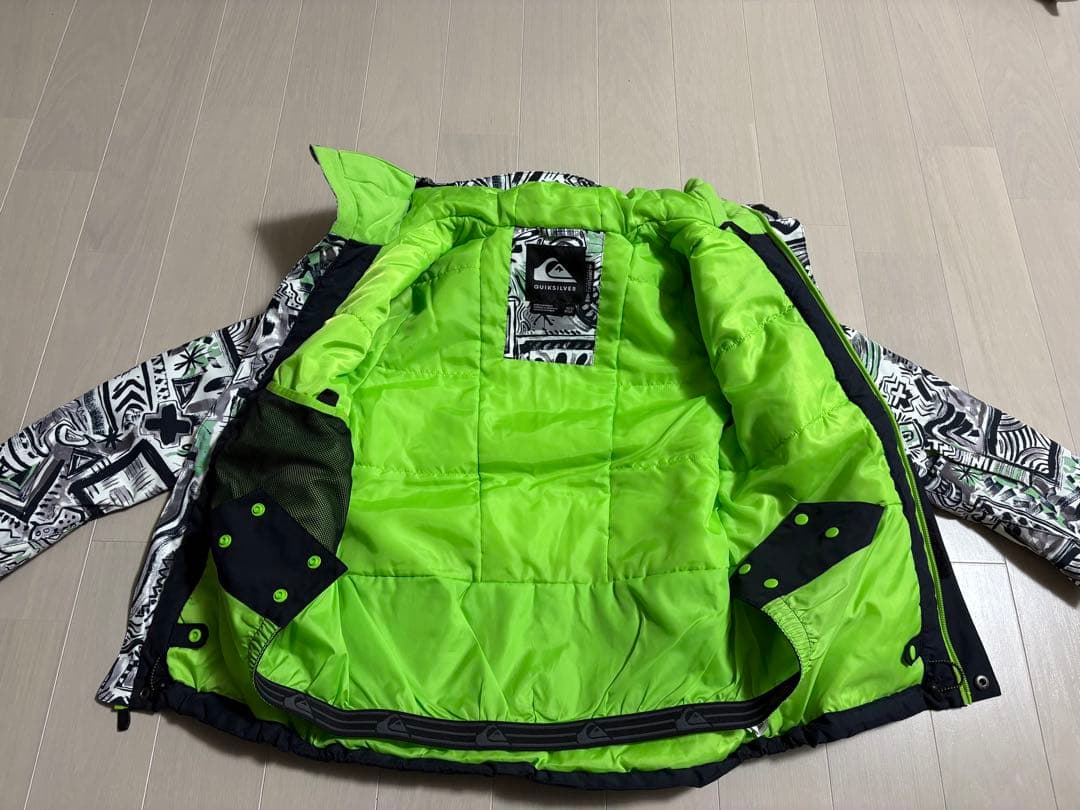 【QUIKSILVER】子ども用スノーウェア１３０サイズ