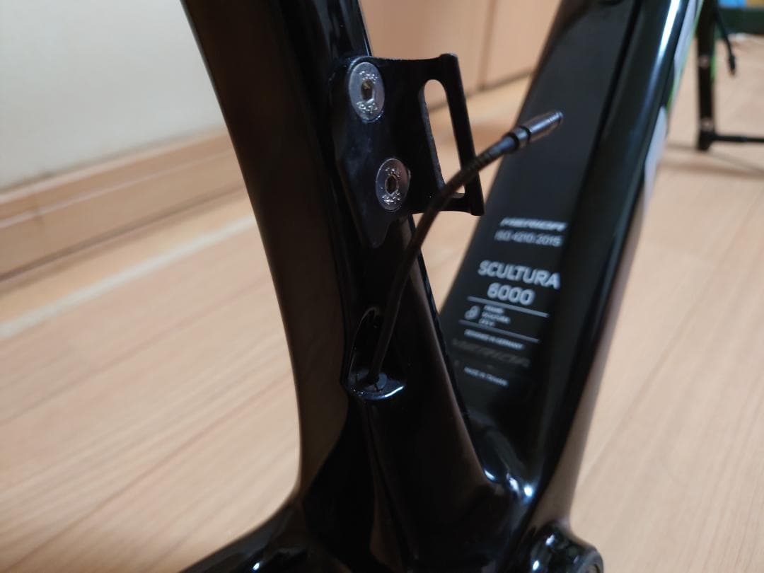 MERIDAスクルトゥーラXSサイズ完全ケーブル内蔵Di2配線バッテリー付