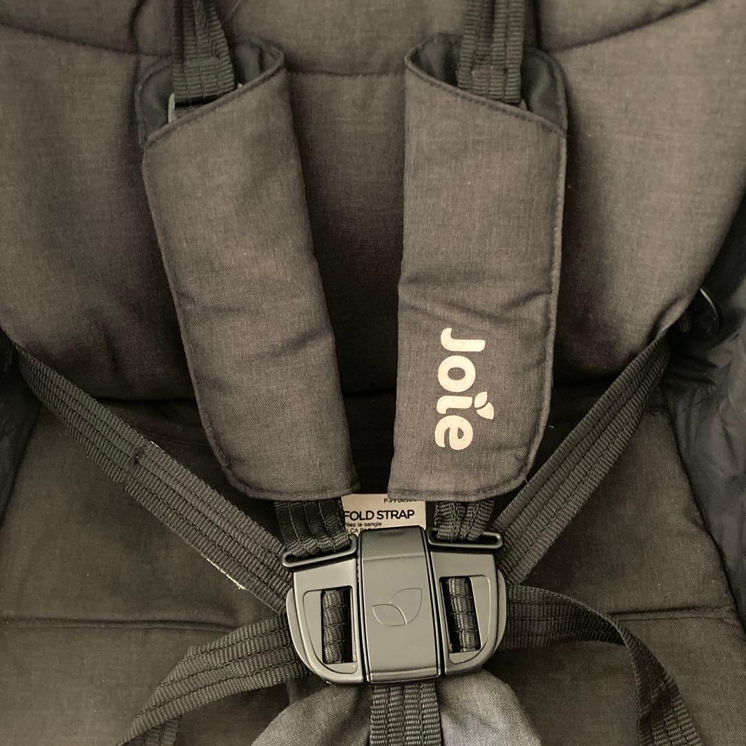 送料込【清掃済み】ドリンクホルダー付き　ライトトラックス4 カトージ　joie