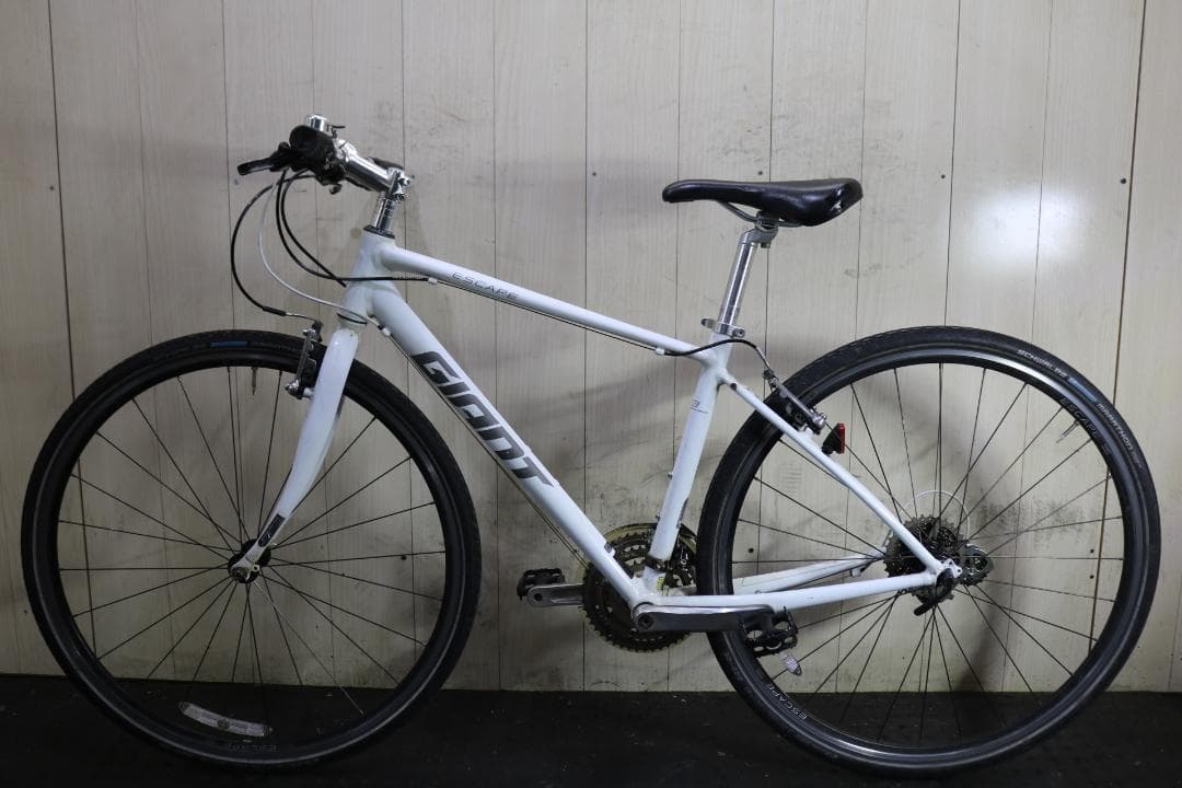 GIANT ESCAPE R3 700C アルミ 24速 430mm 白クロス