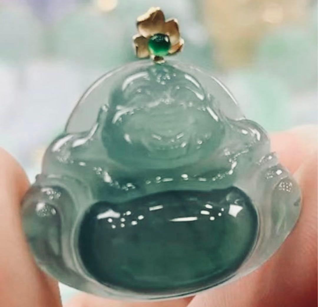 18 K金ゴールド製クラスプ、天然￼冰種本翡翠、笑顔の仏像ペンダン新品鑑定書あり