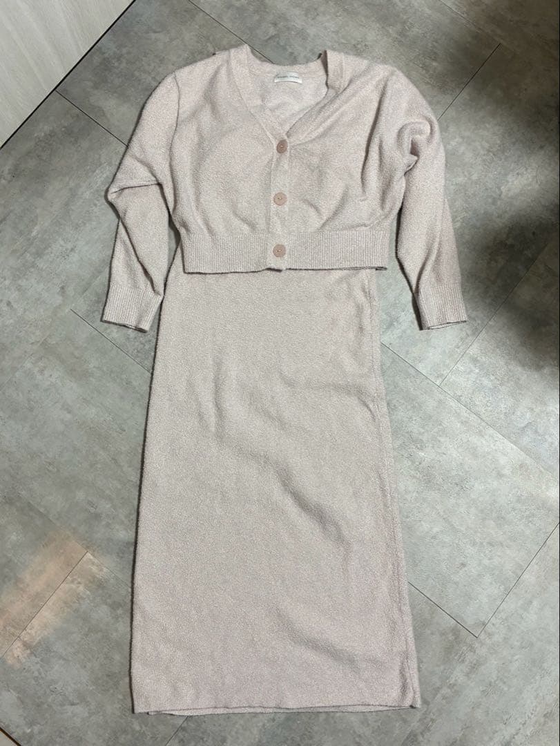 スナイデルホーム　立川オープン限定　ニットカーディガン＆ロングワンピース