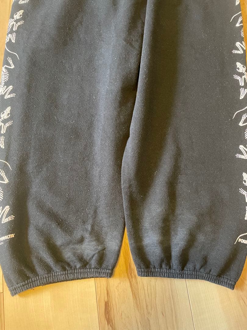 パウエルペラルタ　スウェットパンツ