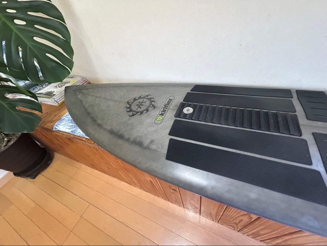 モアナロロサーフボード　5.7 　EPS