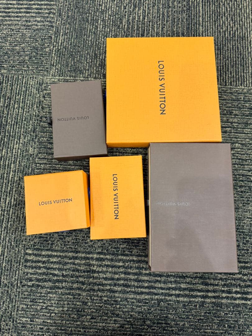 LOUIS VUITTON ギフト箱 多数