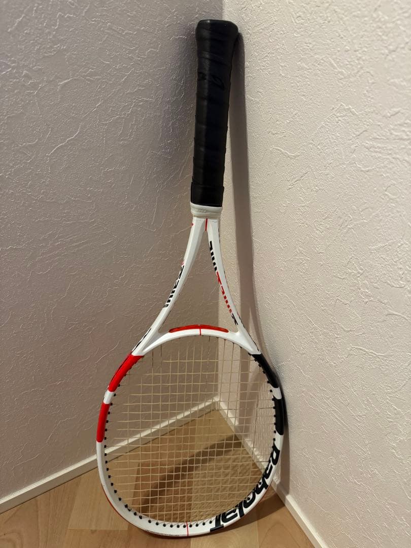 バボラピュアストライクTour 320グラム、グリップG2、中古