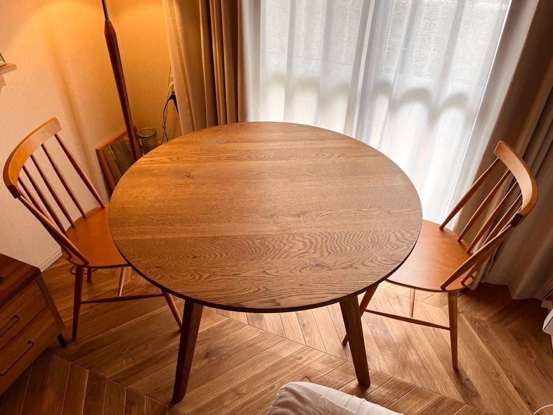 円形ダイニングテーブル　ウニコ