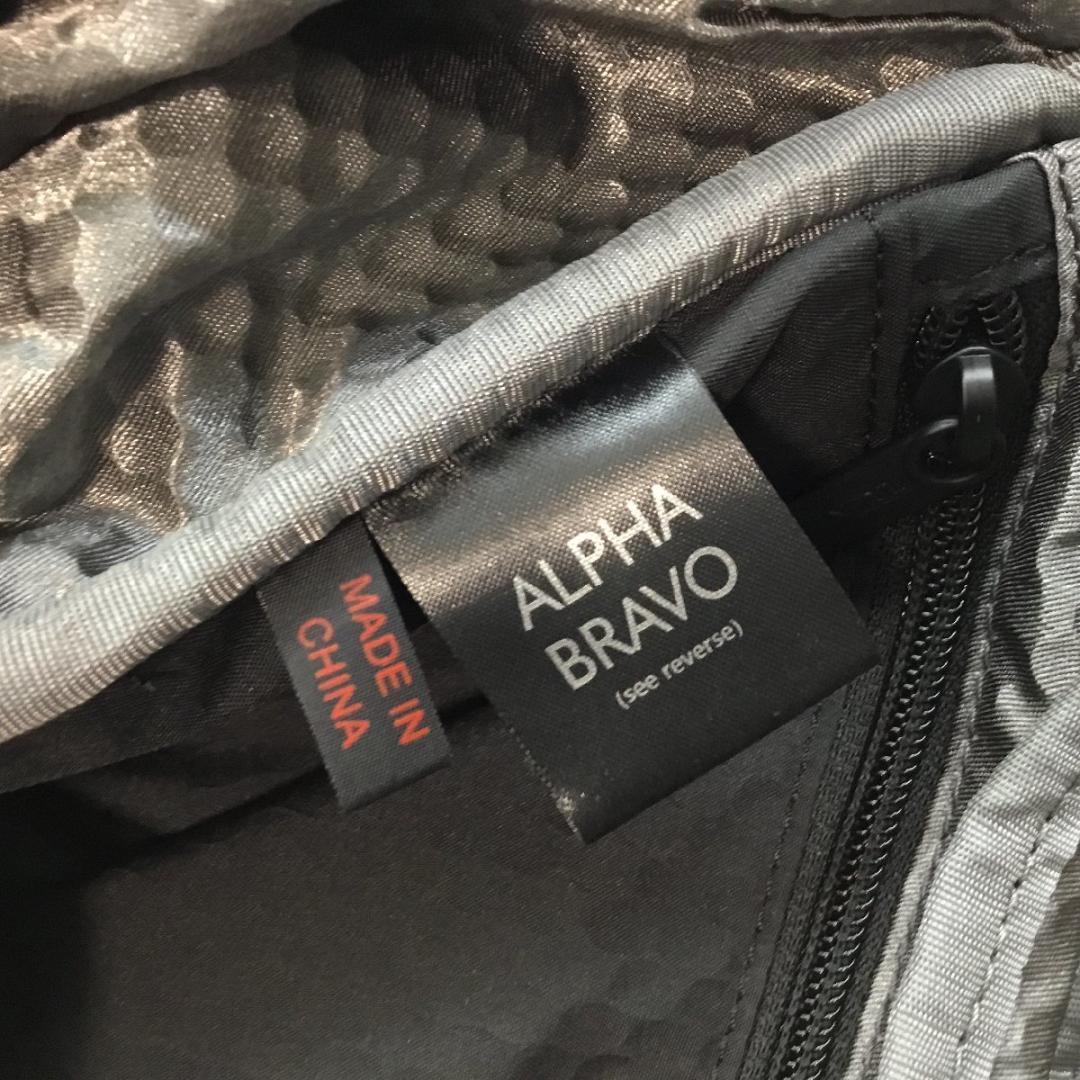 TUMI Bravo ユーティリティポーチ ボディバッグ ショルダーバッグ