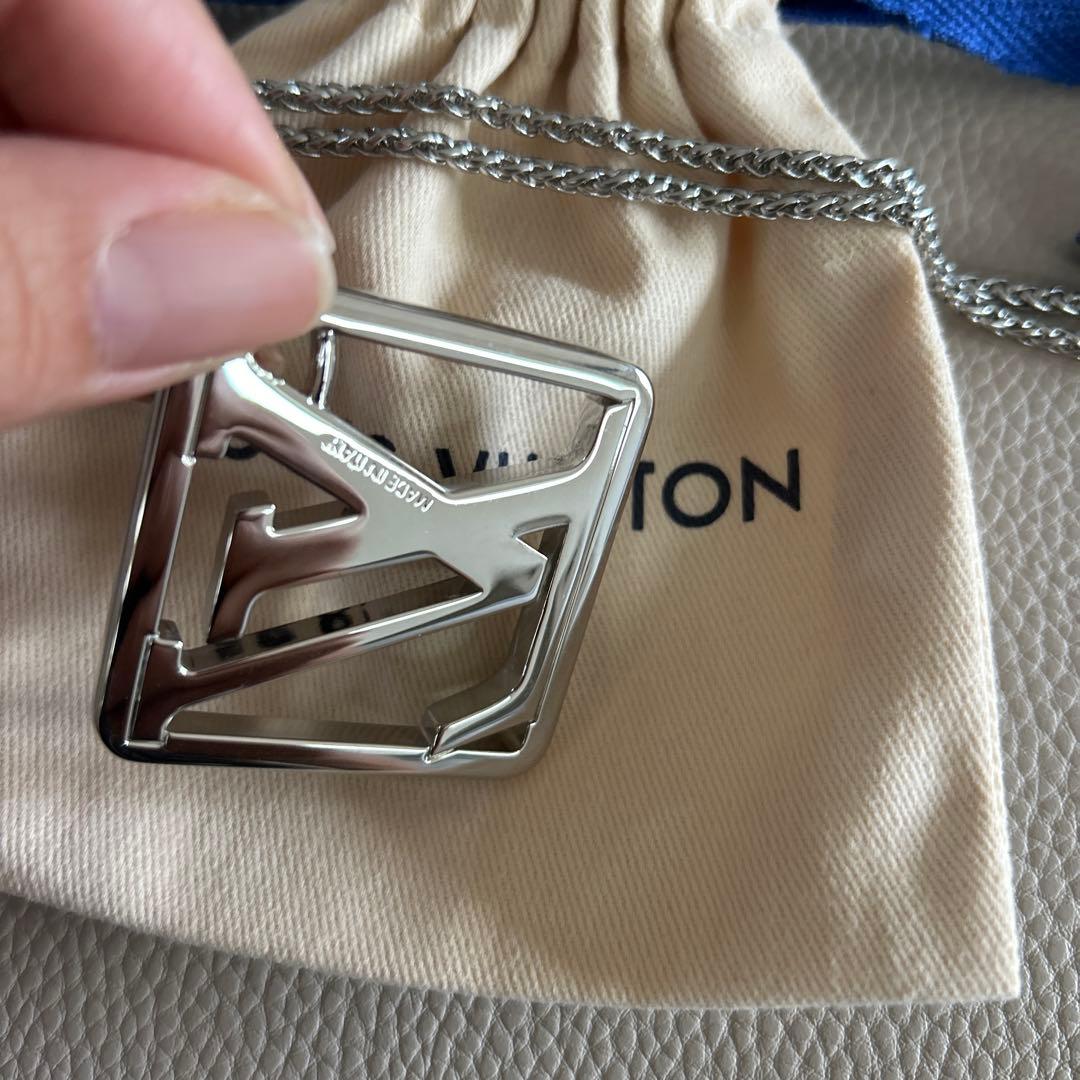 正規品　Louis Vuitton シルバー ロゴキーホルダー