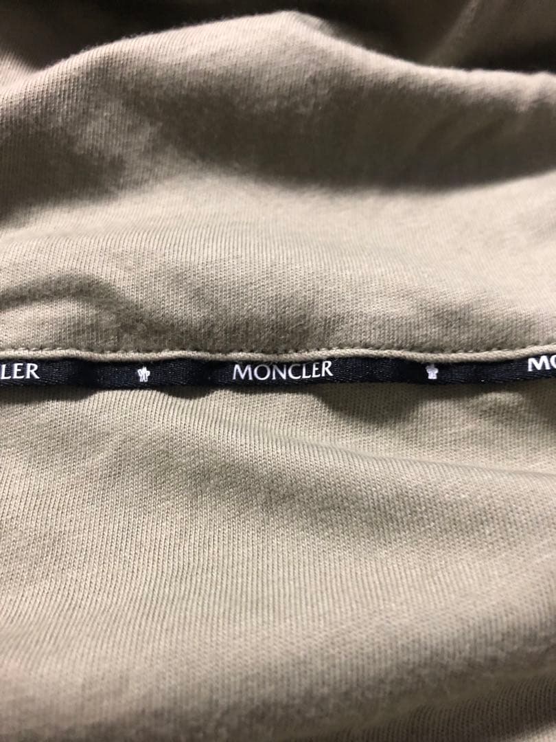 モンクレール　ロングtシャツ